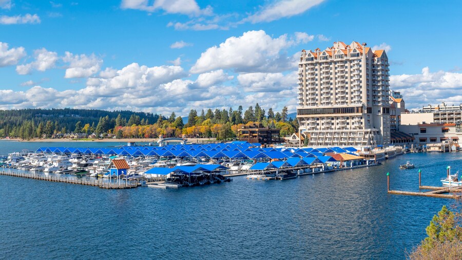 Panoramic view from Tubbs Hill park of the resort, marina and boardwalk alongside the city beach and park at autumn in Coeur d'Alene, Idaho, USA.