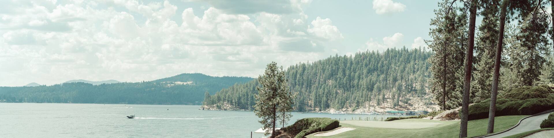 Coeur d’Alene Resort Floating Green – Idaho Bucket-List Golf