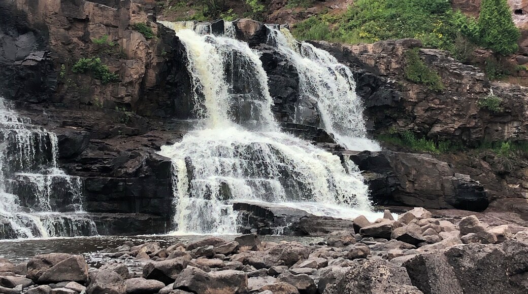 Gorgeous Gooseberry Falls, MN #Trovtember