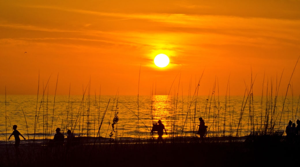 USA, Florida, Crescent Beach, Siesta Key, Sarasota, Seascape, Orange Sunset