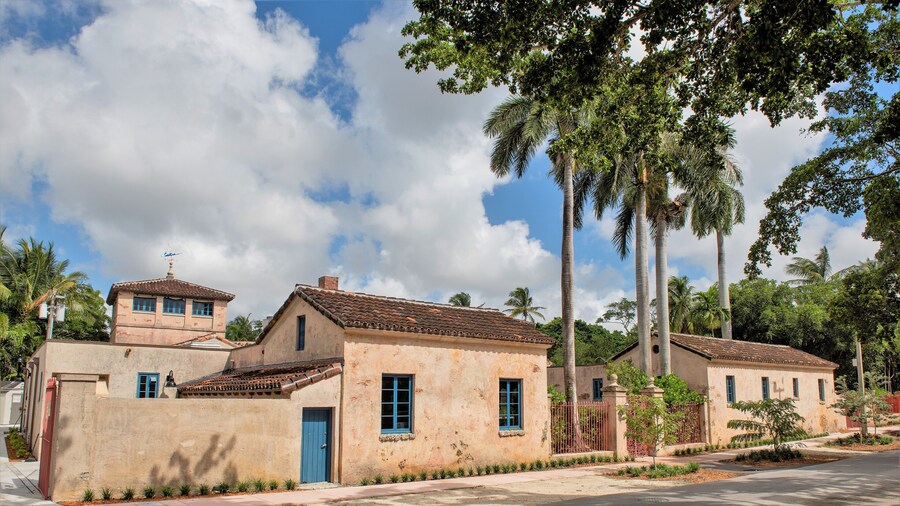 Miami_VenetianPool_553248621532652882-0538