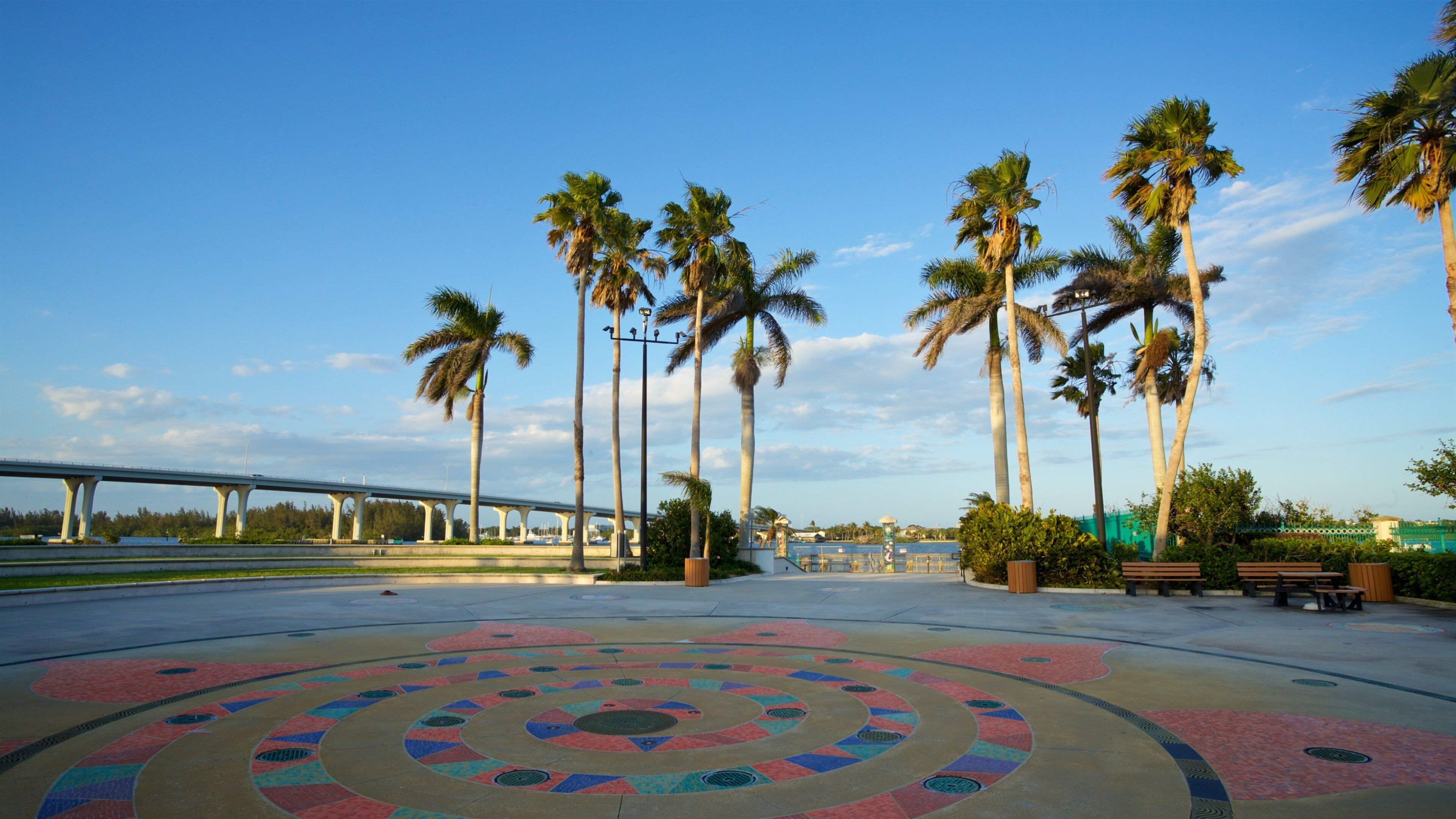 Royal Palm Pointe Park showing a square or plaza