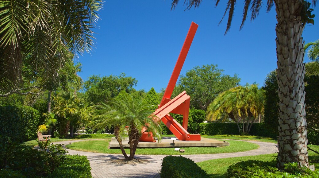 Vero Beach Museum of Art which includes a park and outdoor art
