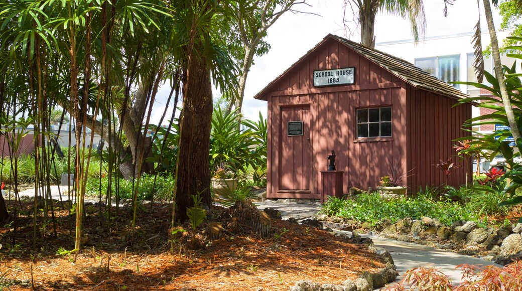 Botanical Gardens showing a garden