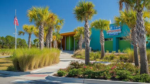 Bayou View featuring a park