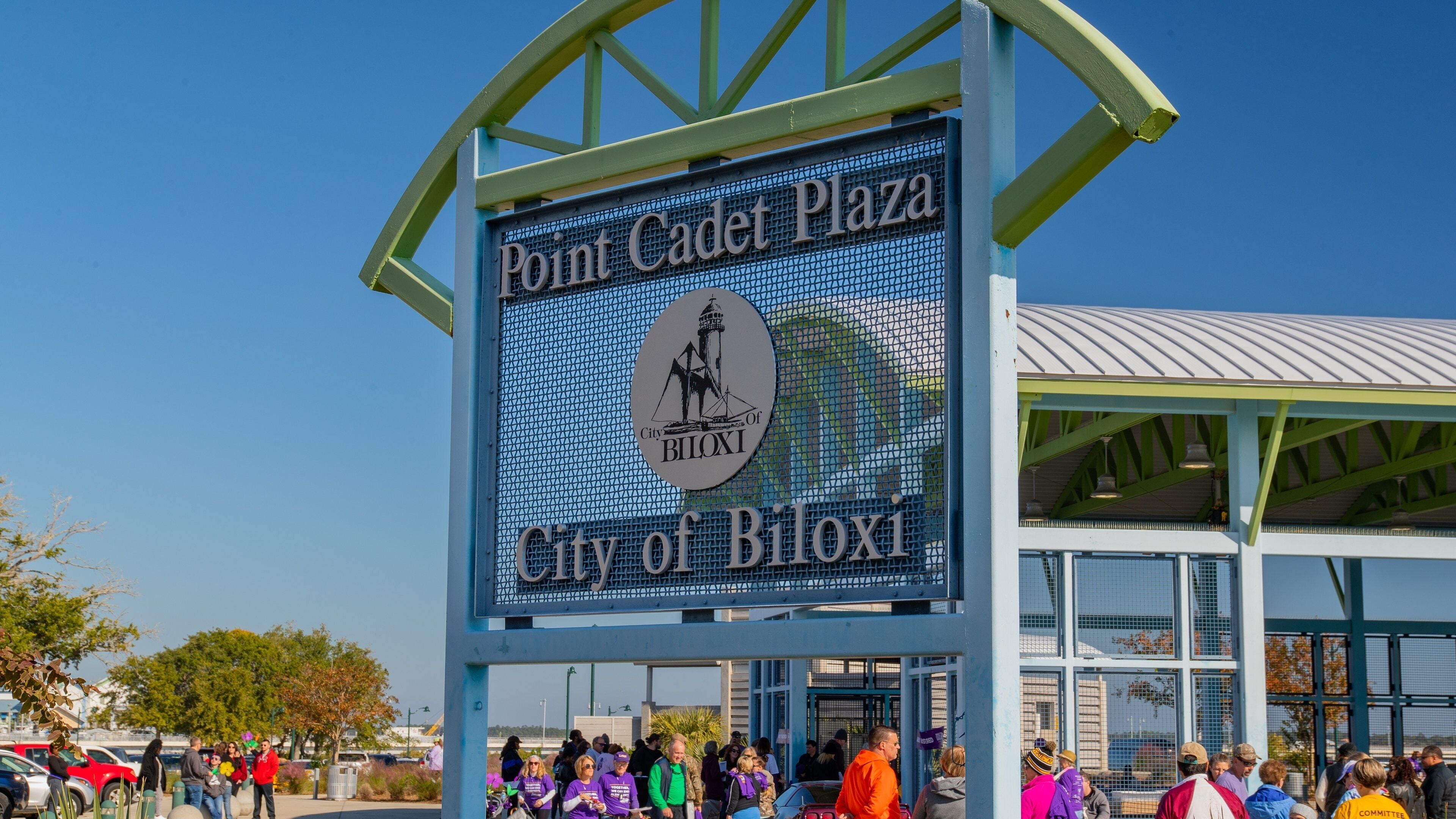 Point Cadet Plaza showing signage