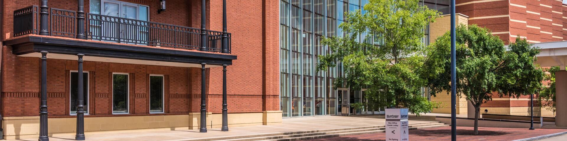 P33BH4 RiverCenter for the Performing Arts is a modern performance venue and home of the Columbus Symphony Orchestra in Columbus, Georgia. (USA)