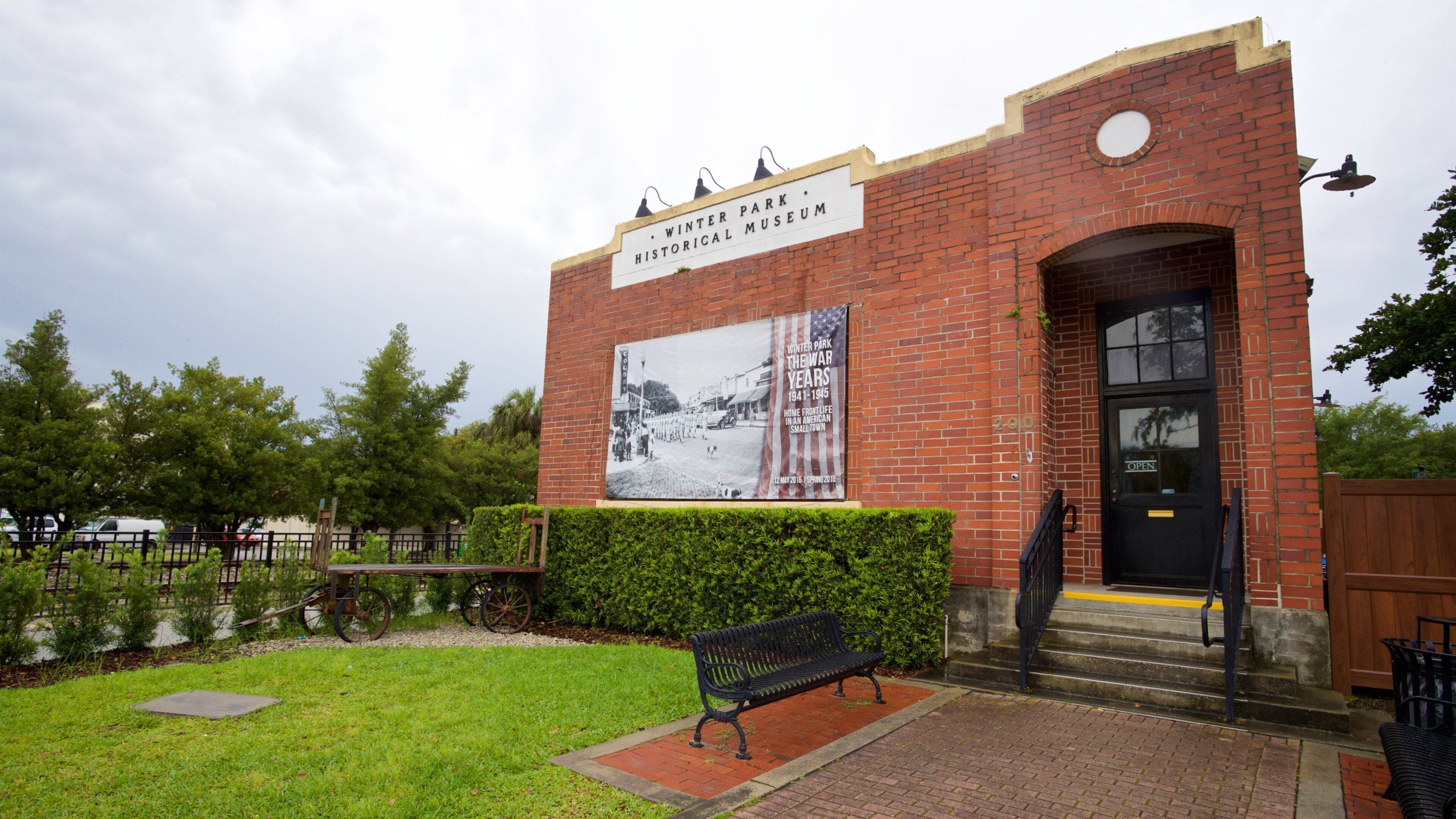 Winter Park Historical Museum featuring outdoor art