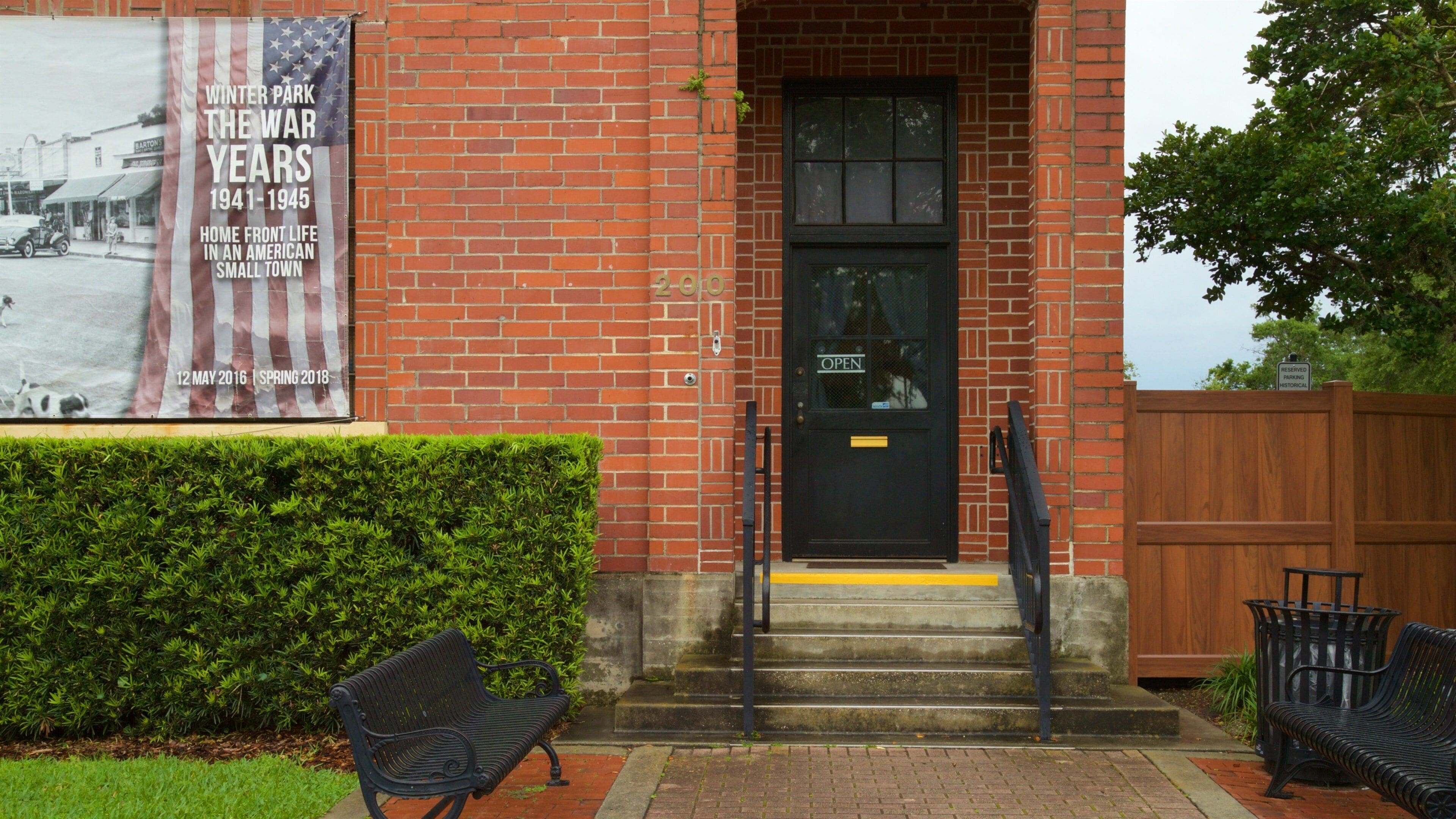 Winter Park Historical Museum showing signage and a house