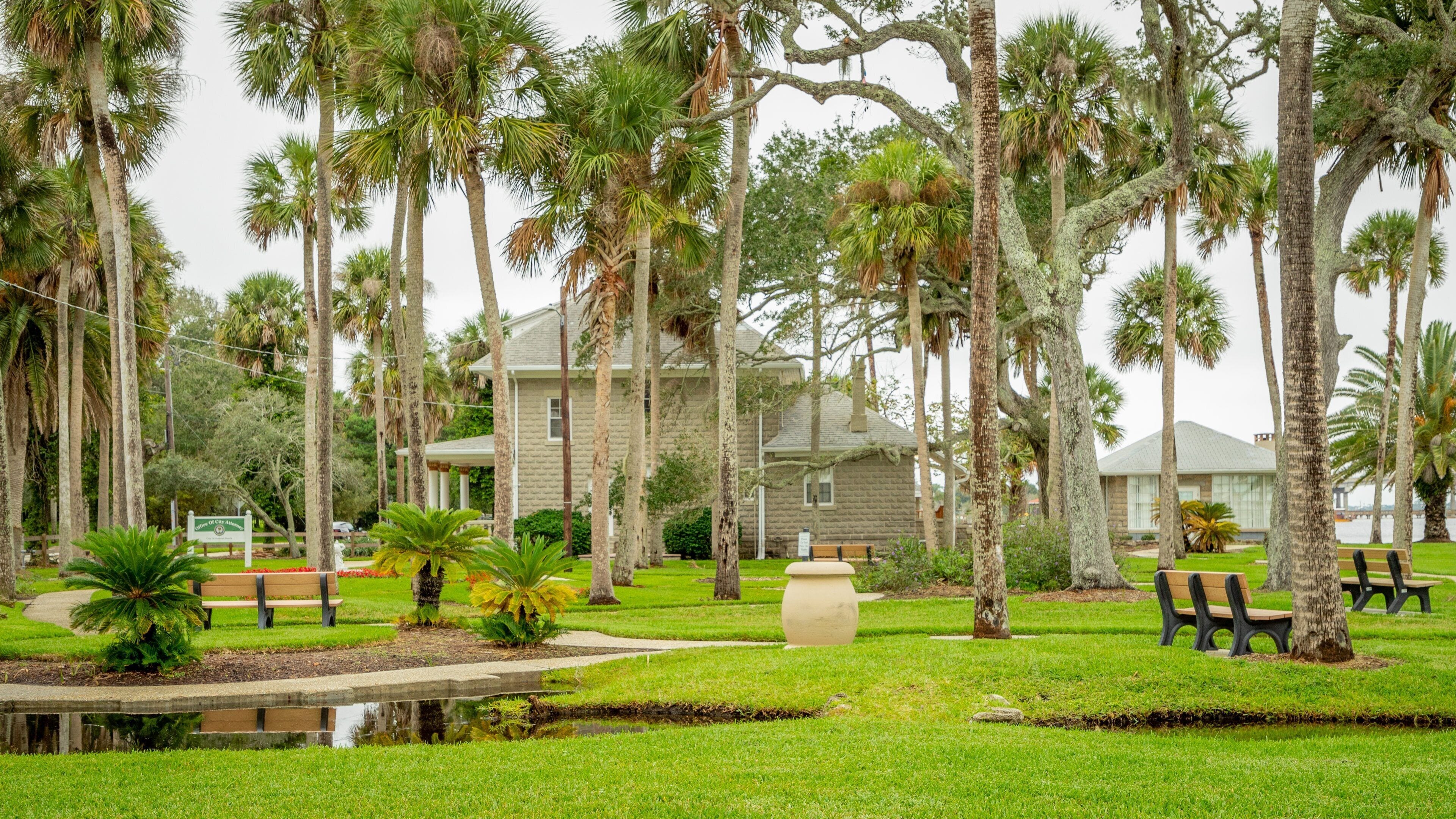 Ames Park featuring a garden