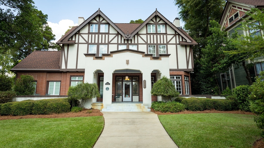 The Allman Brothers Band Museum at the Big House featuring a house