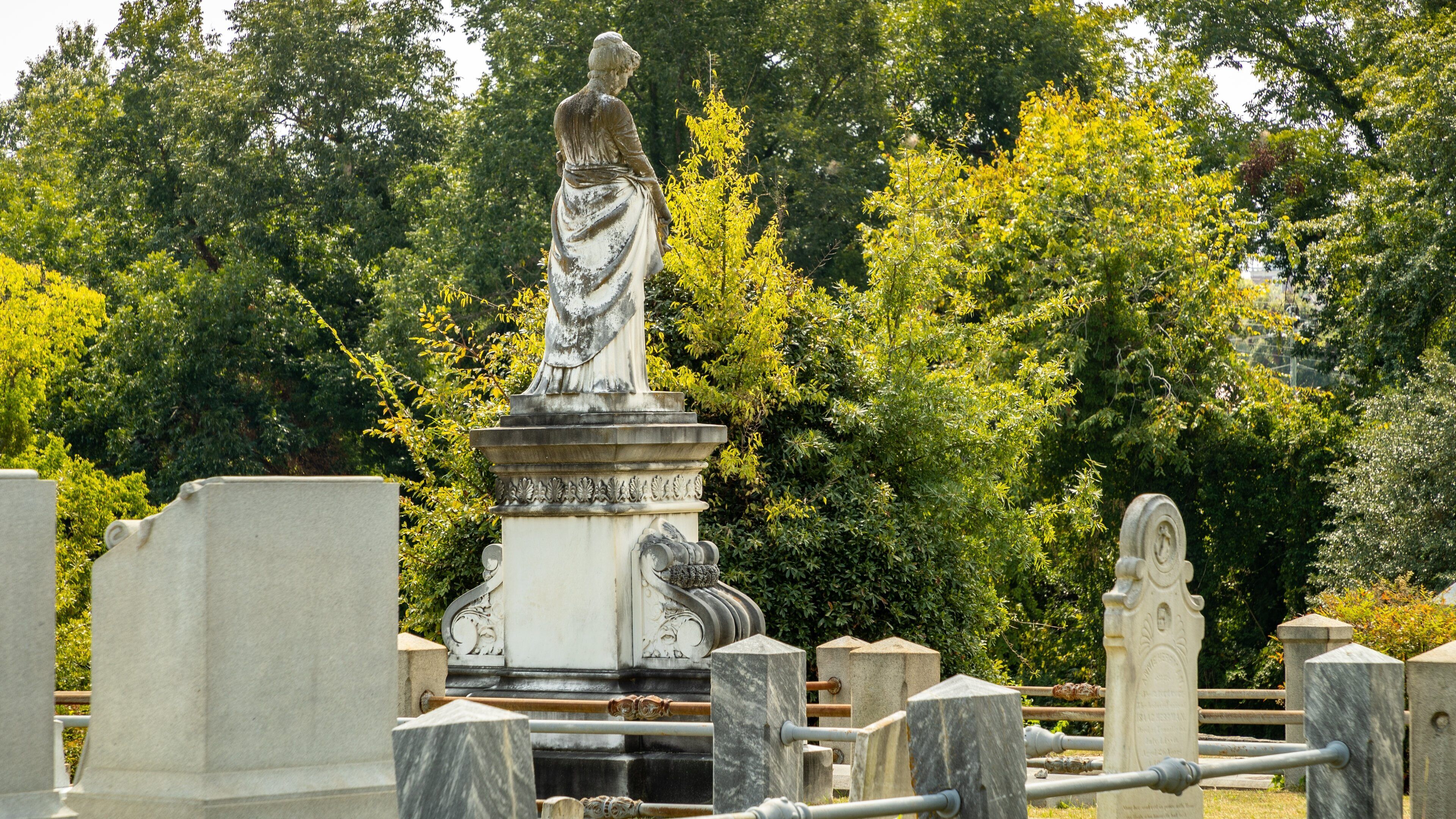 Rose Hill Cemetery featuring a cemetery