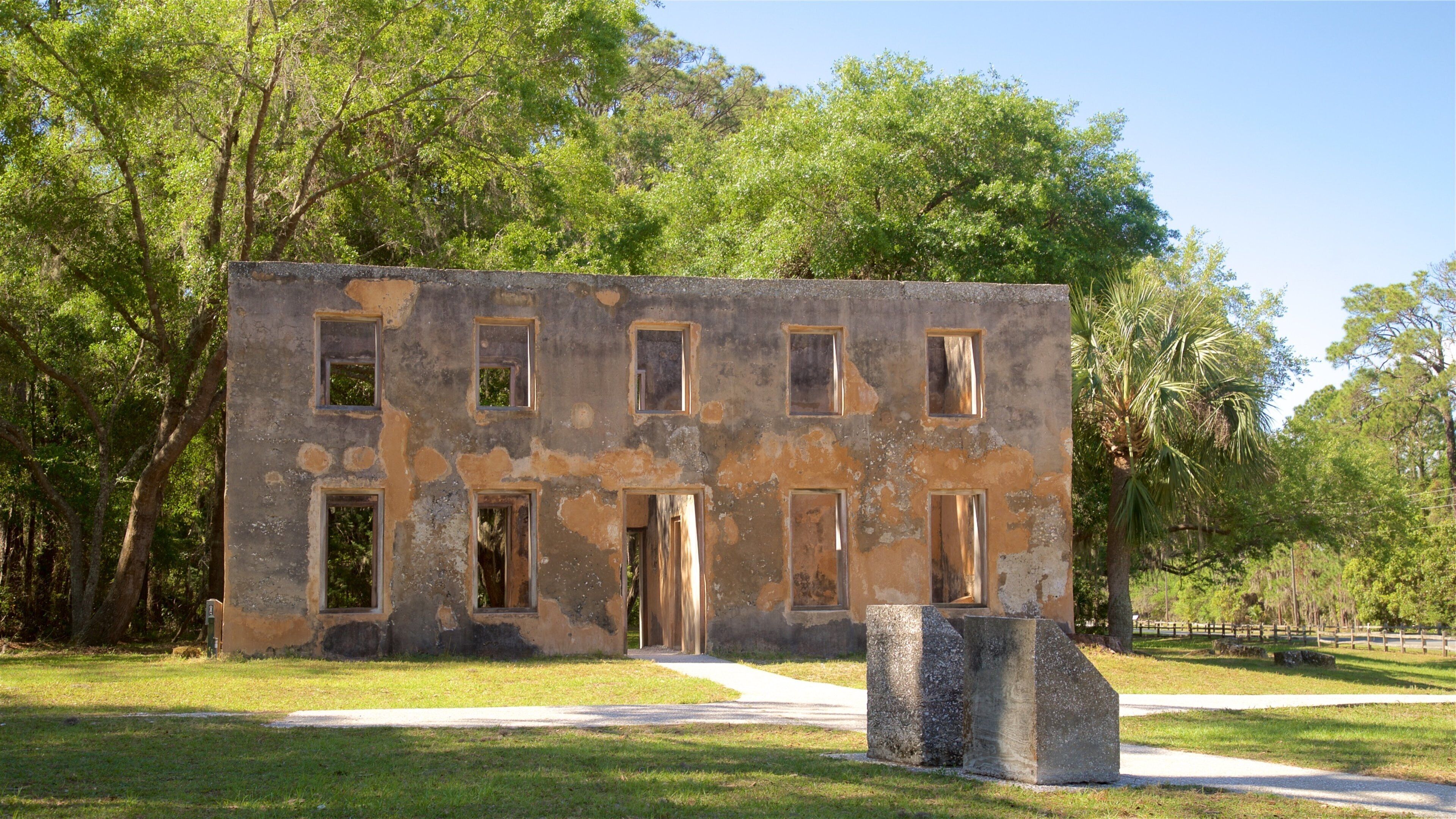Horton House som viser park, kulturarv og bygningsruiner