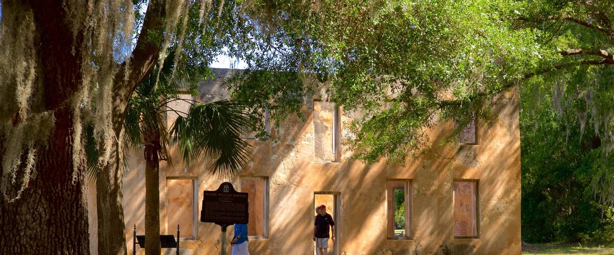 Horton House presenterar ruiner, en park och historiska element