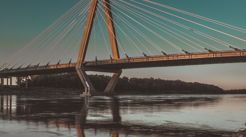 Riverfront Bridge Park