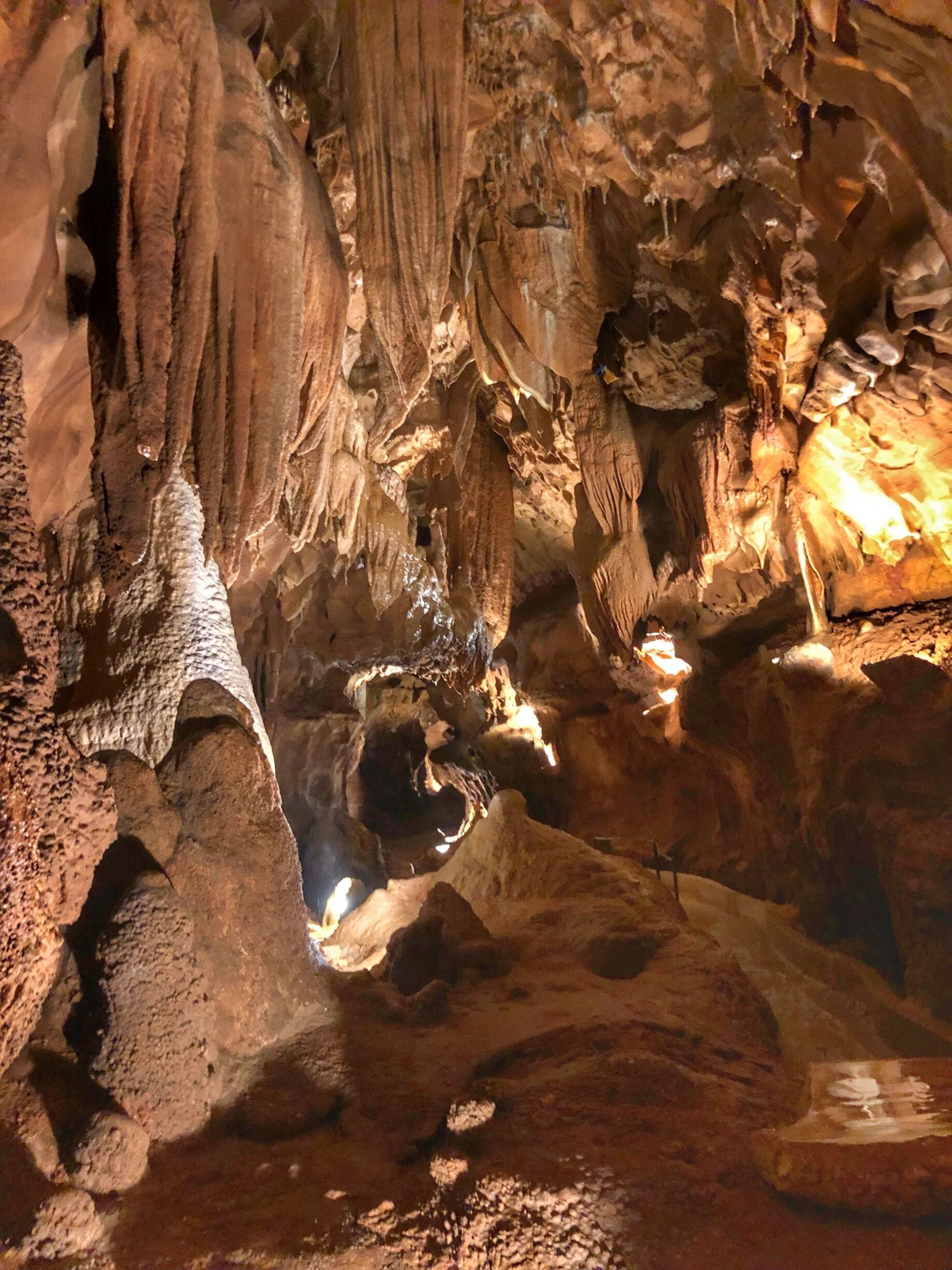 Diamond Caverns Cave