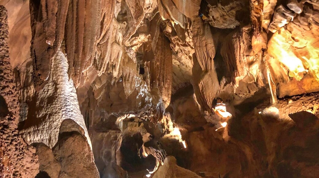 Diamond Caverns Cave