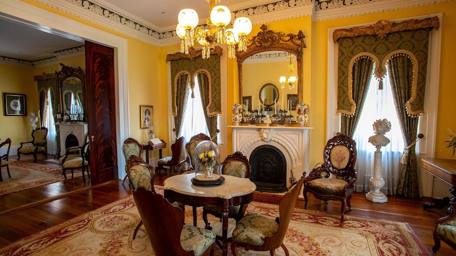 Ware-Lyndon House featuring a house, interior views and heritage elements