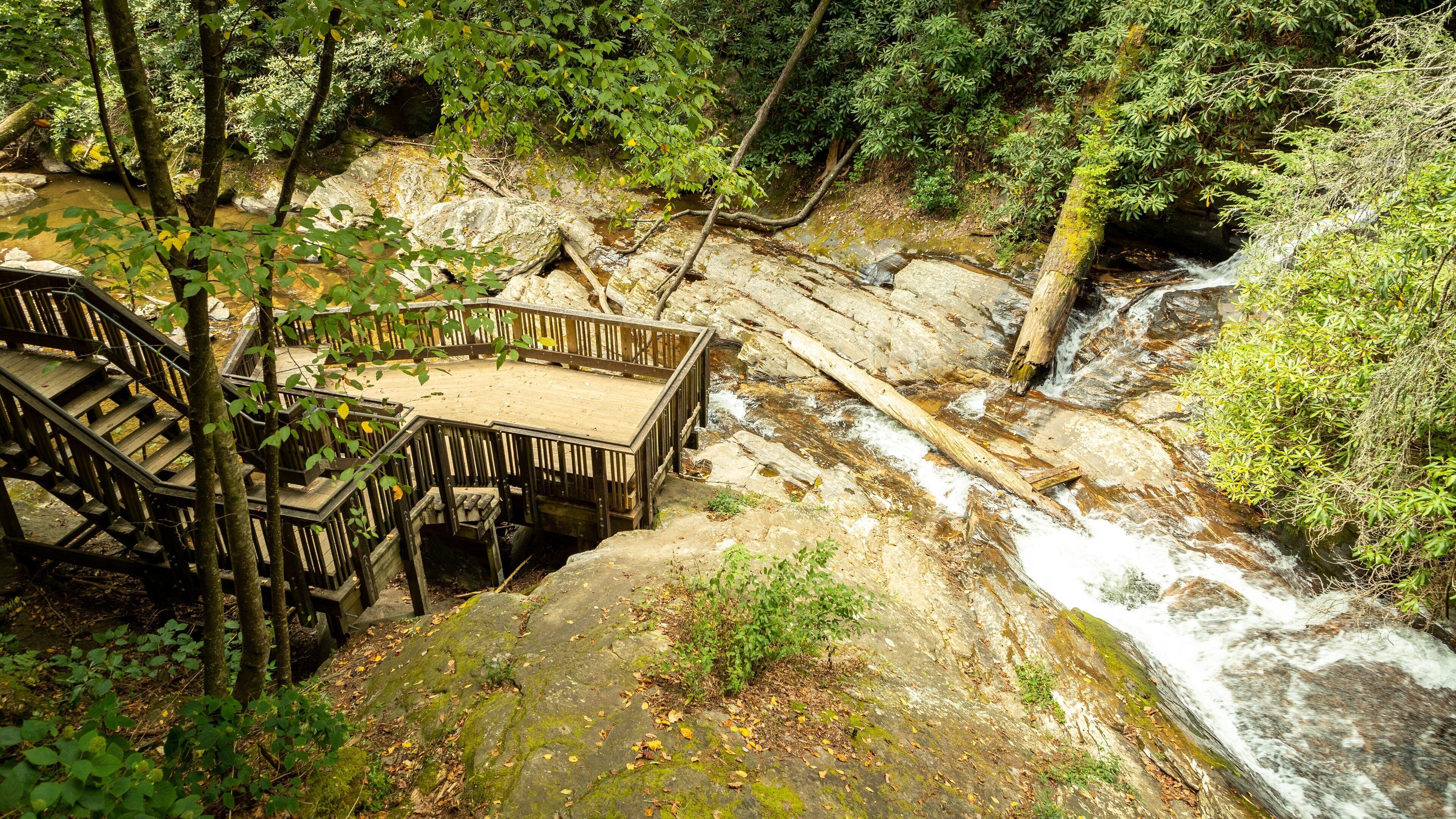Dukes Creek Falls Trail