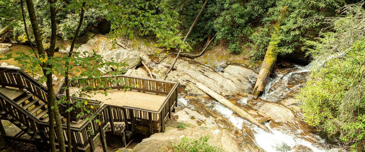 Dukes Creek Falls Trail