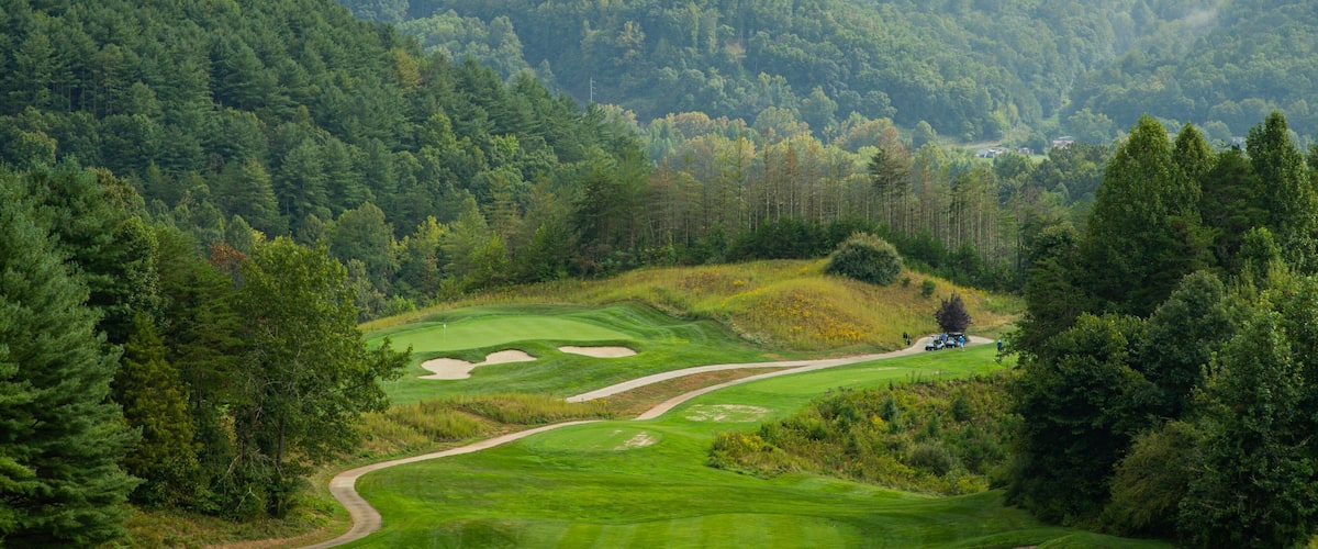 Sequoyah National Golf Club showing landscape views and golf