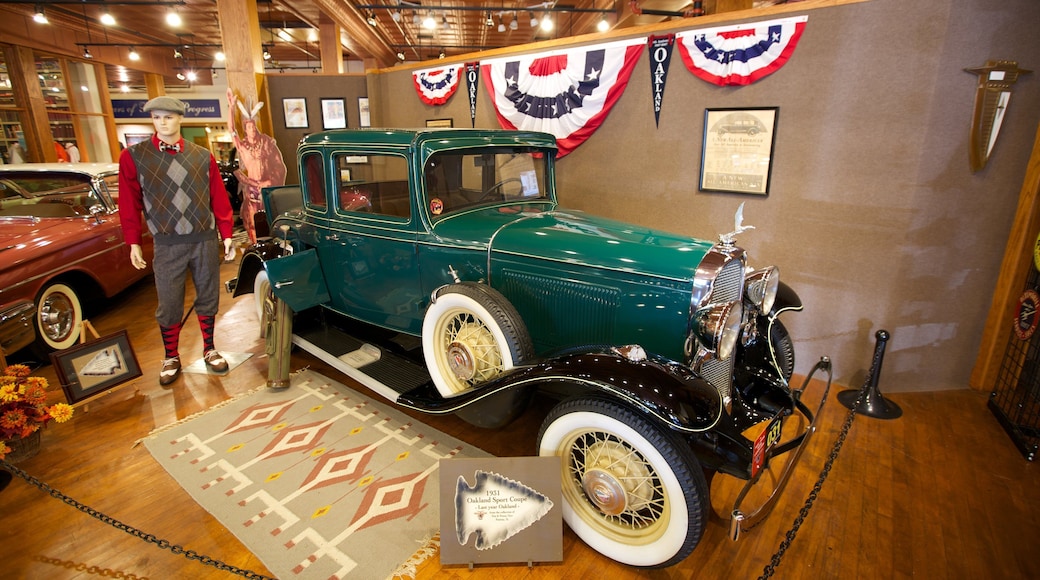 Illinois which includes interior views