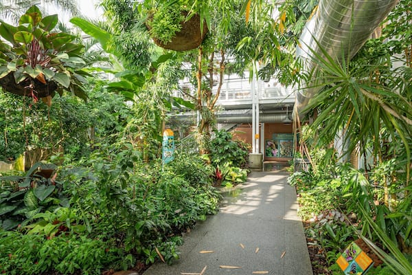 White River Gardens featuring a garden