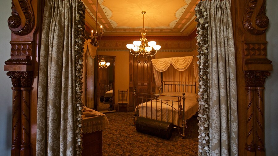 Hackley and Hume Historic Site featuring a house, interior views and heritage elements