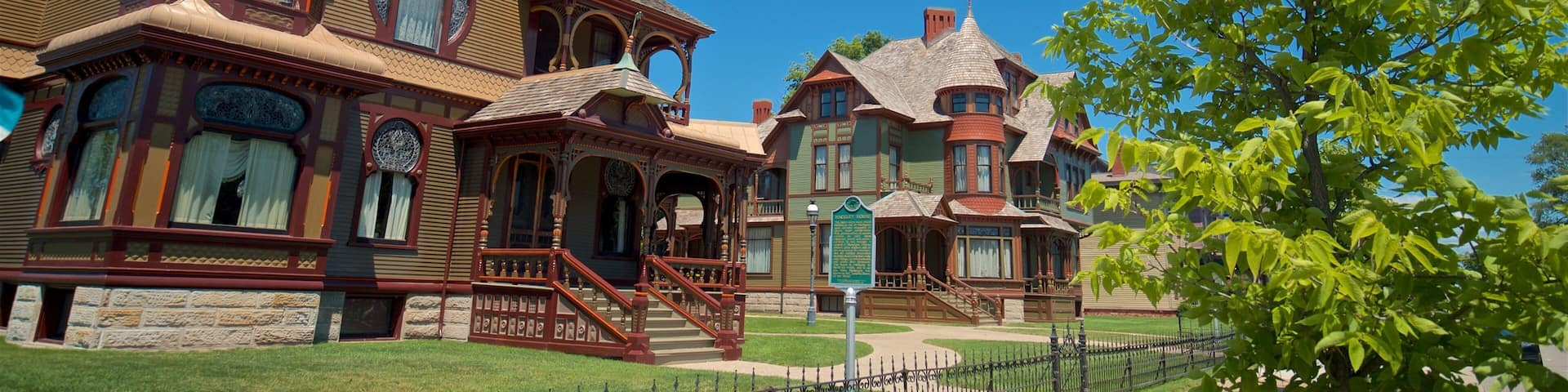 Hackley and Hume Historic Site mostrando elementos del patrimonio y una casa