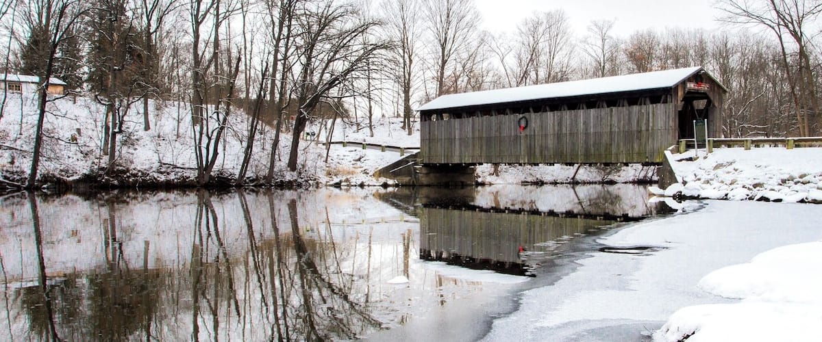 Along the twisty windy roads in the countryside of lowell, MI is this historic covered bridge in Fallasburg Park. Fallasburg Park offers a disc golf course, a variety of stopping points around the Flat River with grills and picnic tables, a lodge great for weddings or banquets, and a couple playgrounds.