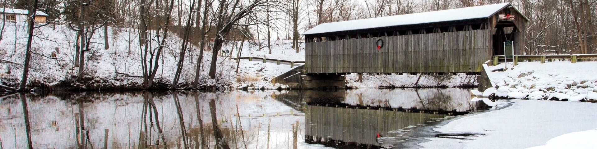 Along the twisty windy roads in the countryside of lowell, MI is this historic covered bridge in Fallasburg Park. Fallasburg Park offers a disc golf course, a variety of stopping points around the Flat River with grills and picnic tables, a lodge great for weddings or banquets, and a couple playgrounds.