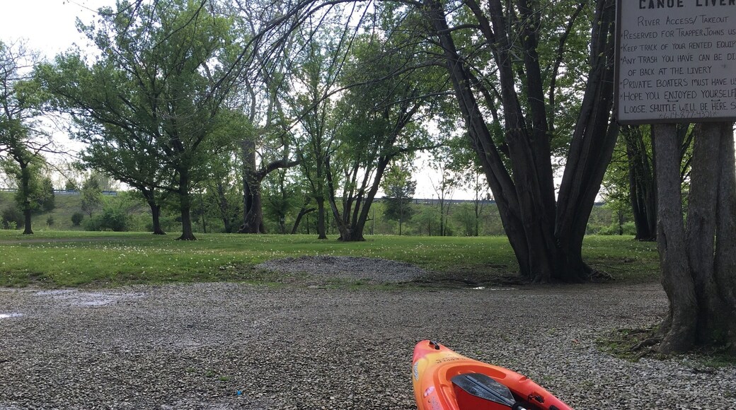 The end of the sampler trip. 1 to 2 hr kayaking down the river. Can see lots of turtles sitting on logs and on the river banks.