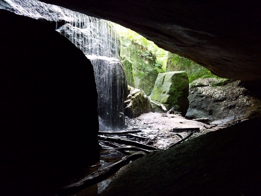 Am un-named falls in Nelson Ledges State Park.