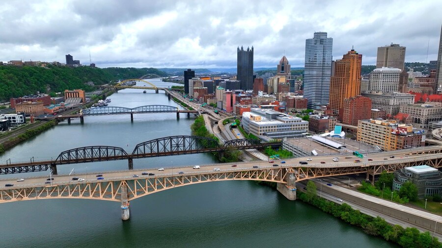 Trung tâm mua sắm The Waterfront