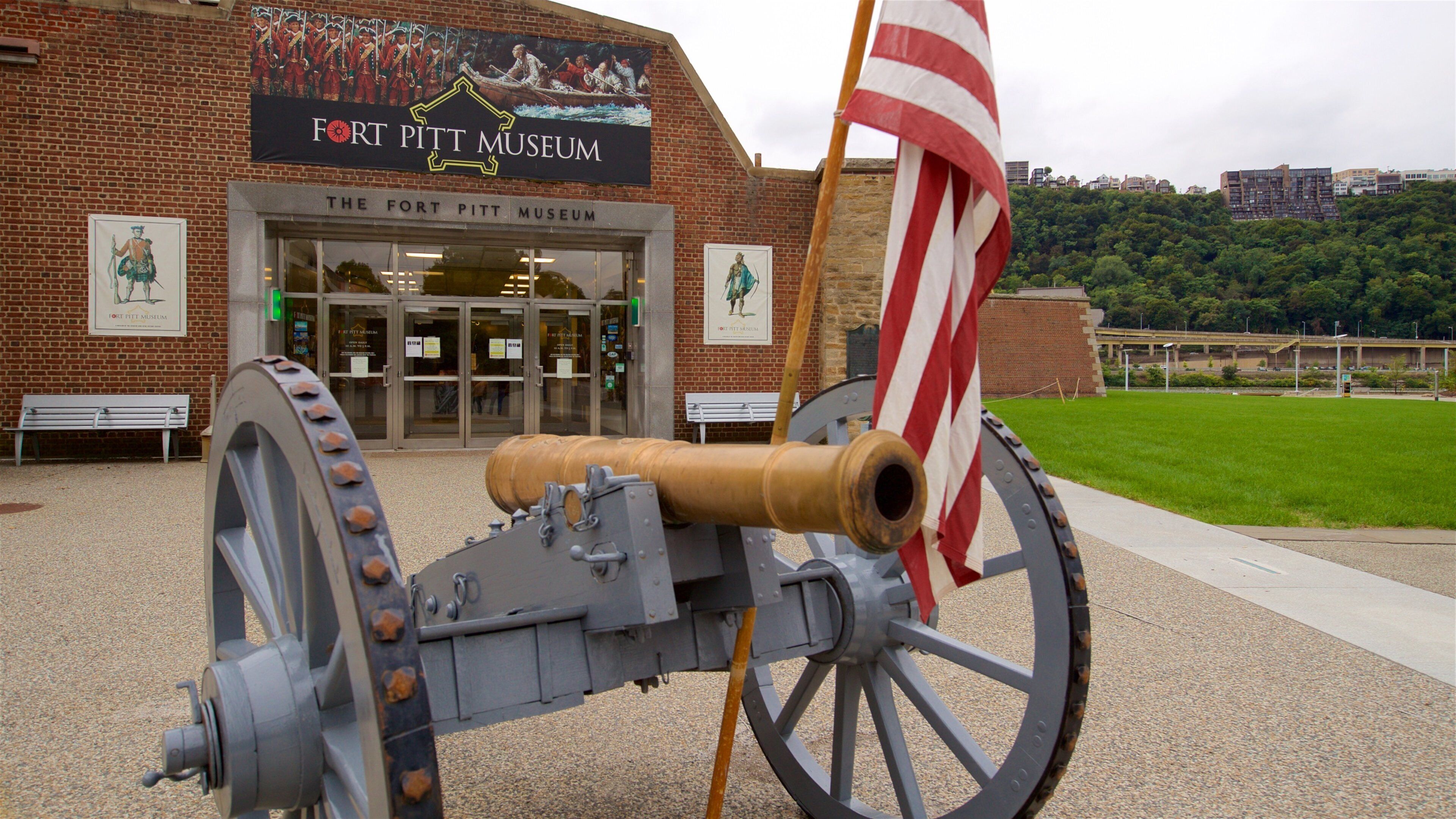 Fort Pitt Museum featuring signage, military items and heritage elements