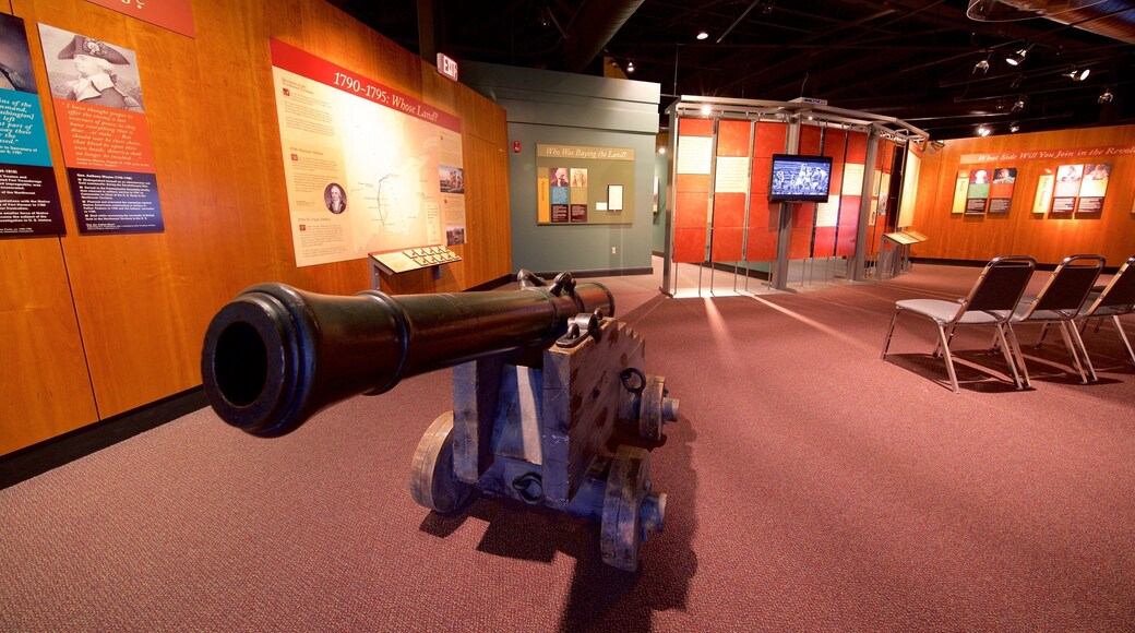 Fort Pitt Museum que incluye elementos patrimoniales y vistas de interior