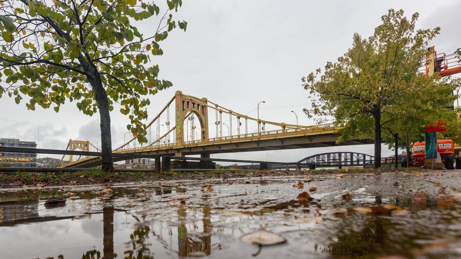 Three Rivers Heritage Trail which includes a bridge
