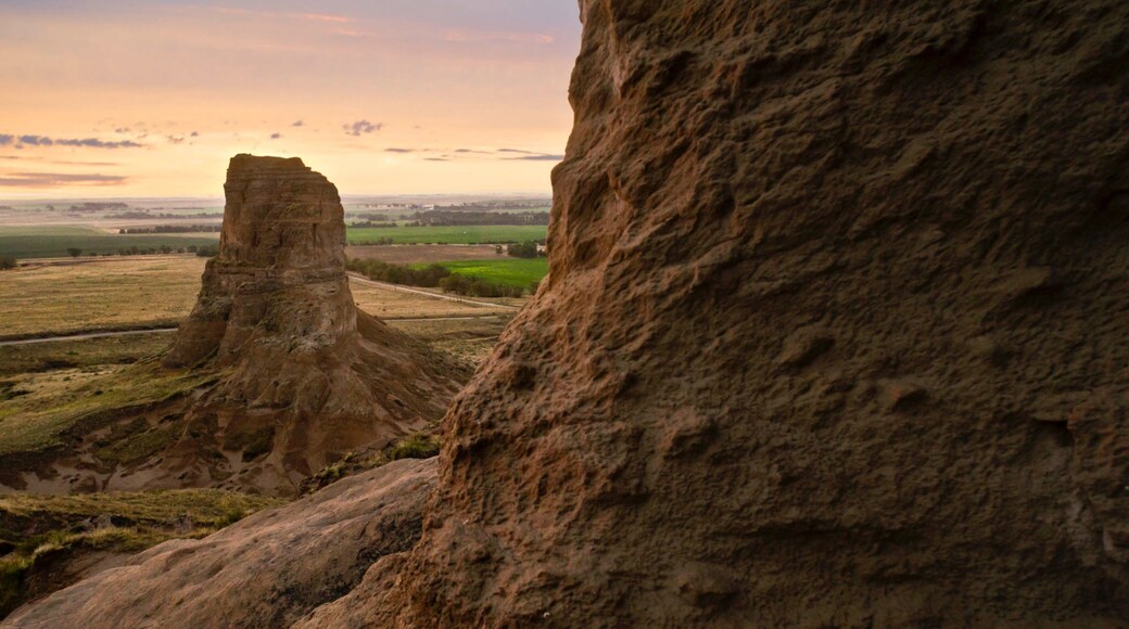 Bridgeport which includes a sunset, landscape views and mountains