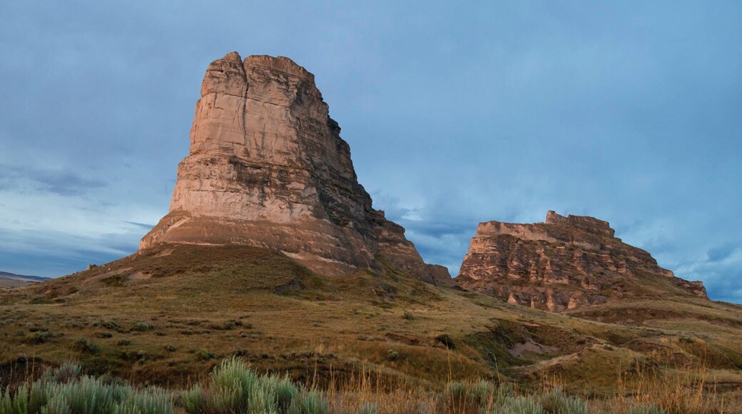 Courthouse Rock featuring tranquil scenes and mountains