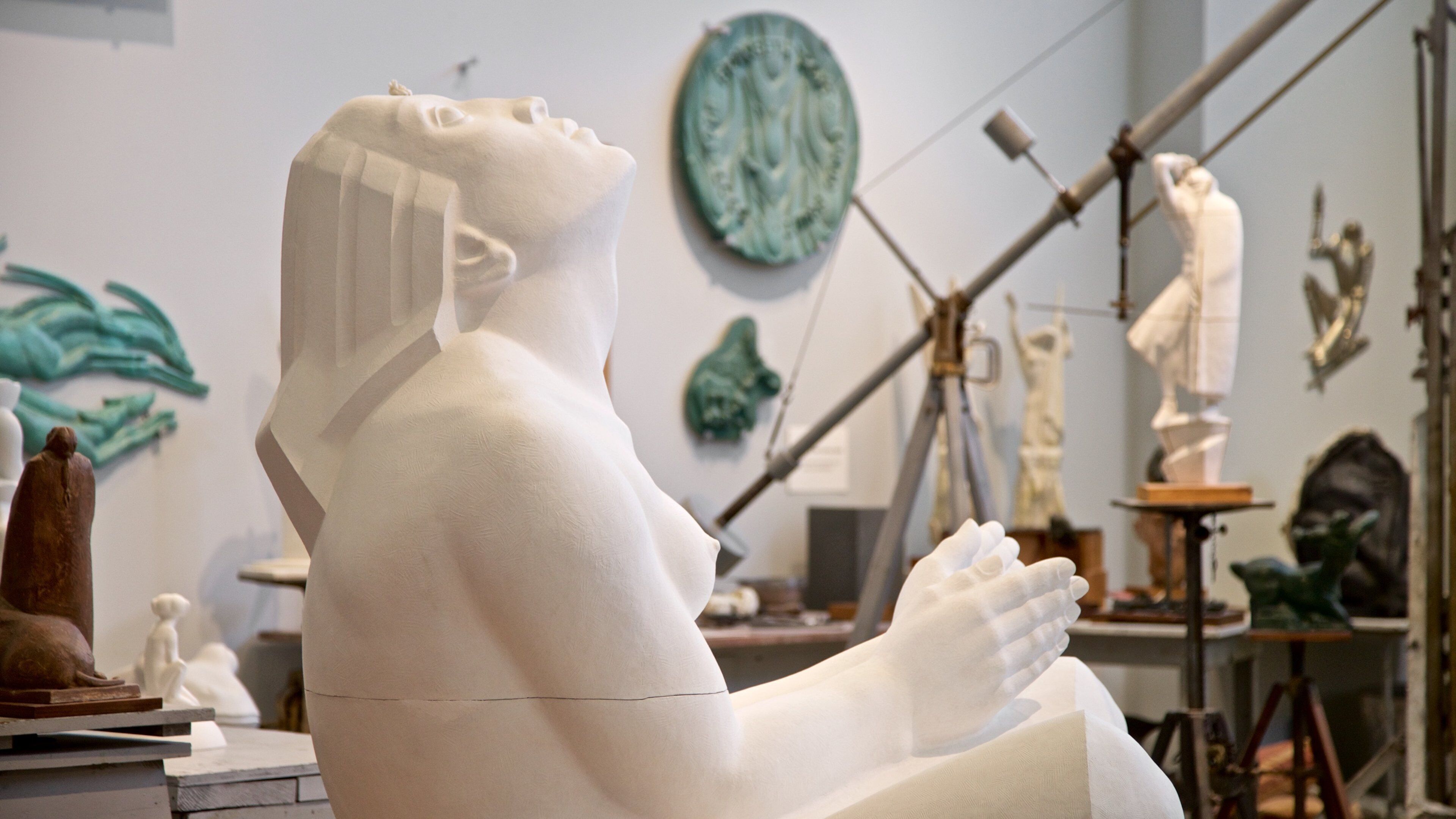 Marshall M. Fredericks Sculpture Museum showing art, interior views and a statue or sculpture