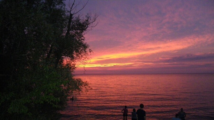 We camped at Four Mile Creek State Park on a visit to Niagara Falls. After setting up the tent, we wandered over just in time to see this amazing sunset over Lake Ontario.
#GoldenHour