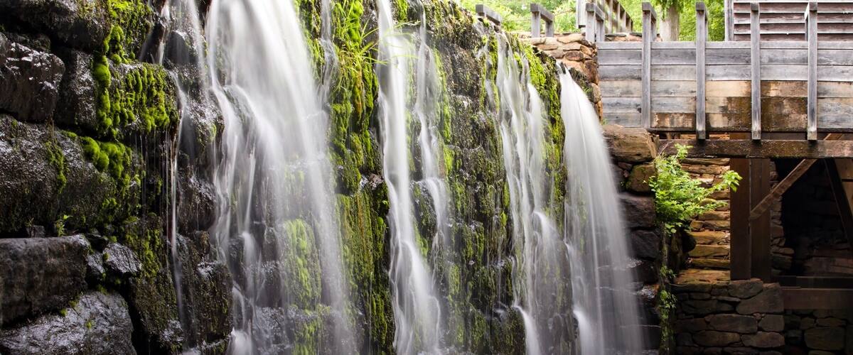 After heavy rains in the area I hoped for more water coming over the wall but nope. Anyway I decided to try and be different, not shoot the same scene as everyone else. Here it is!!!