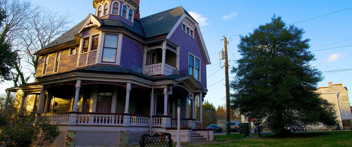 Richmond showing a house and heritage architecture