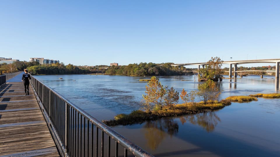 Richmond_JamesRiver_553248621532661548_03