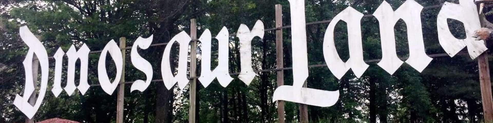 If you're looking for a laugh, be sure to stop at Dinosaur Land on your next road trip. Filled to the brim with "life-size" dinosaur models, it's sure to be a hit with everyone!
#roadtrip