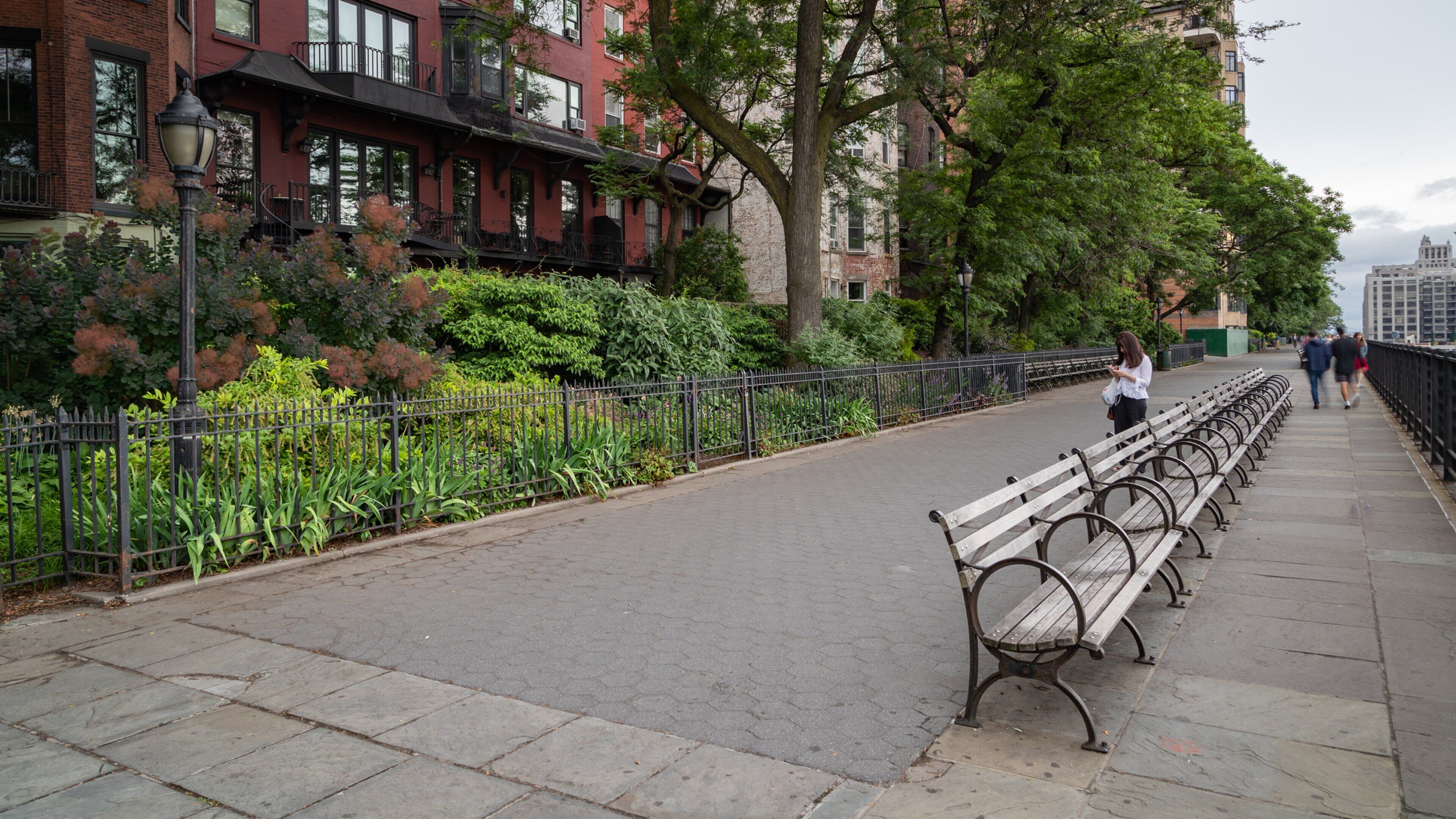 Brooklyn Borough Hall which includes street scenes