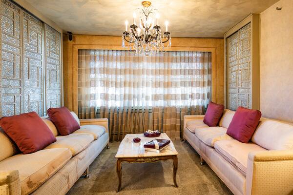 Louis Armstrong House showing heritage elements, a house and interior views