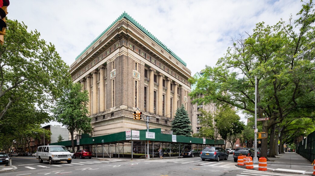 Brooklyn Masonic Temple which includes heritage architecture and a city