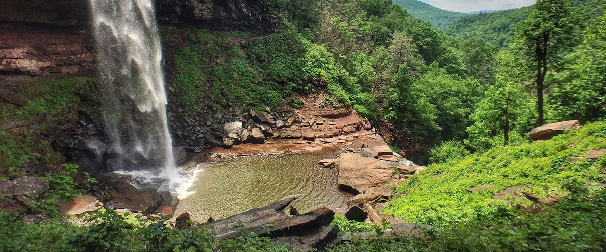 Got to see this waterfall from both the top and the bottom! Kaaterskill Falls is easily reached by a short hike from the road, and a bit more adventurous climbing and #hiking will get you to the pool between the upper and lower falls (pictured here)! #bestof5
