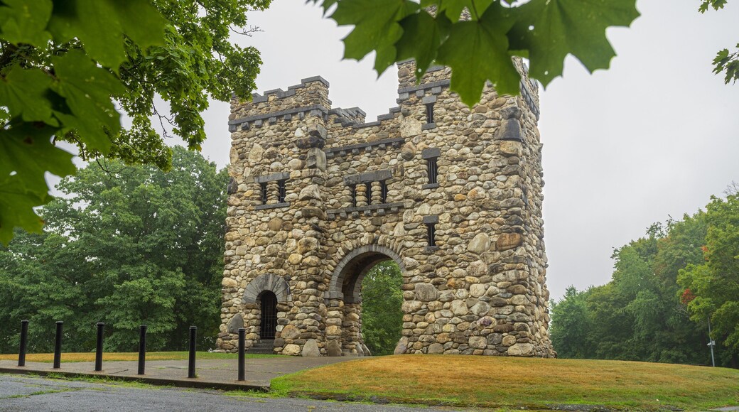 Bancroft Tower which includes heritage architecture